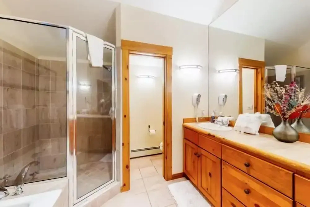 4 Bedroom Townhome In East Keystone Along Shuttle Route To River Run Village