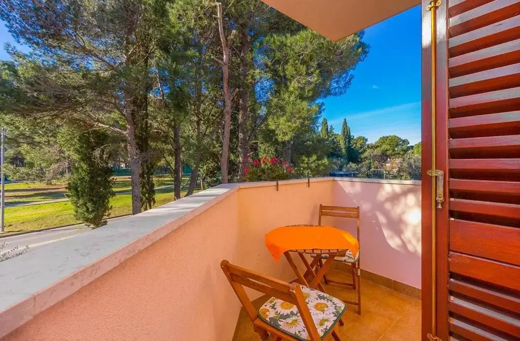 Apartments Valbandon