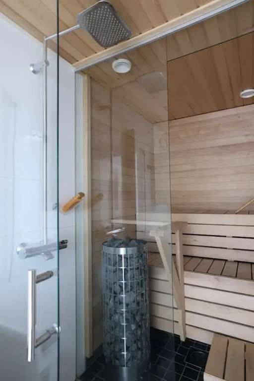 2ndhomes Unique Studio w Sauna & Balcony