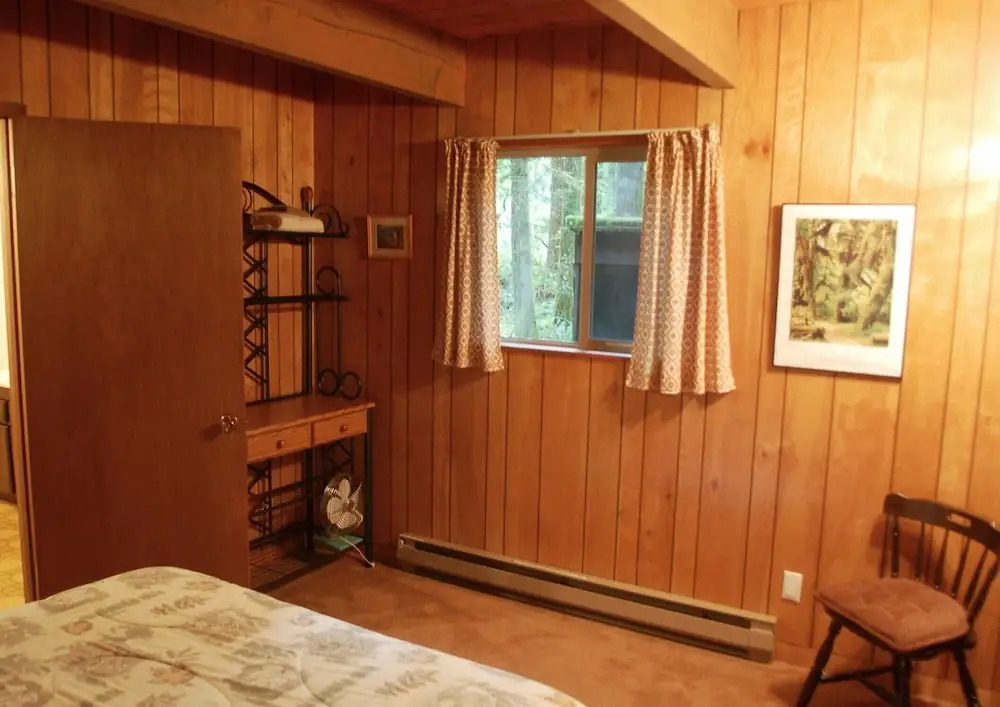 Glacier Springs Cabin 27 - A Private 2-story Pet-friendly Cabin Now With Wifi