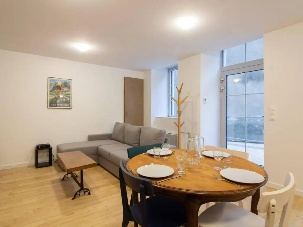 Appartement Cauterets, 4 pièces, 9 personnes - FR-1-401-181