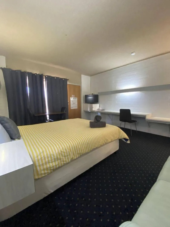 Capri Motel