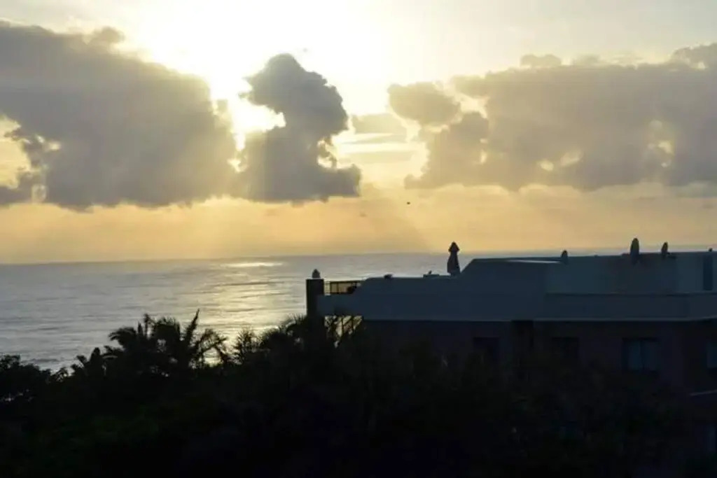 2Bed 2Bath Vacation home with pool close to beach