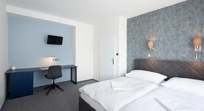 Hotel Trim
