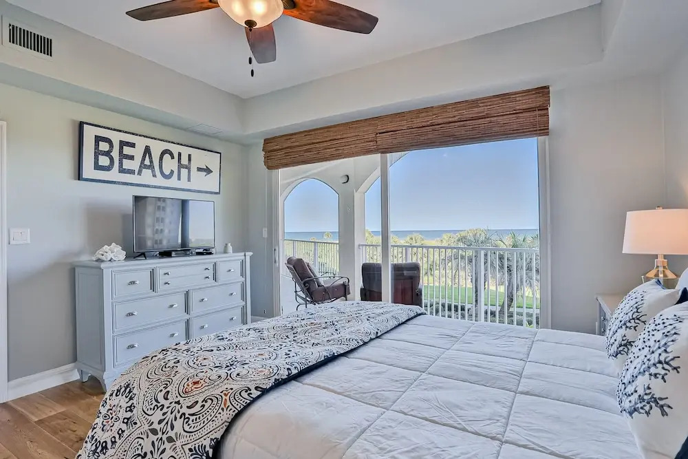 Ocean View Condo With Pool Access, Wifi, & Central AC - Snowbirds OK
