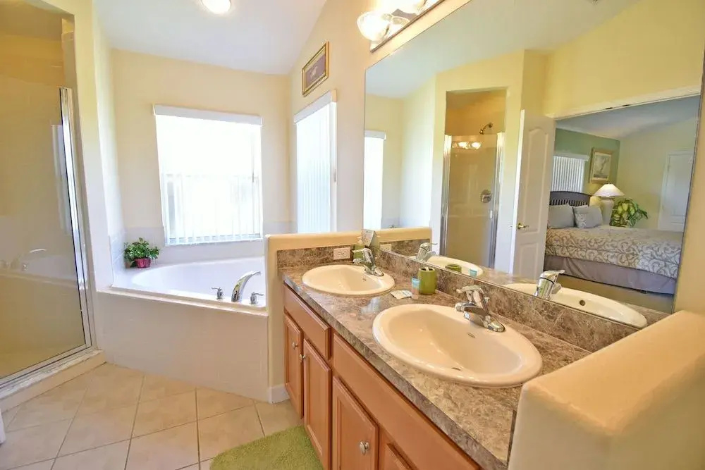 641 A Happy Potter s Place 4 Br villa by RedAwning