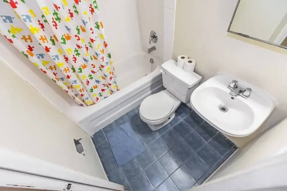 New! Budget Friendly Stay in Downtown