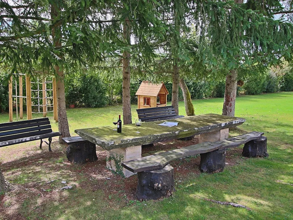 Cottage in Urbania With Pool & Terrace