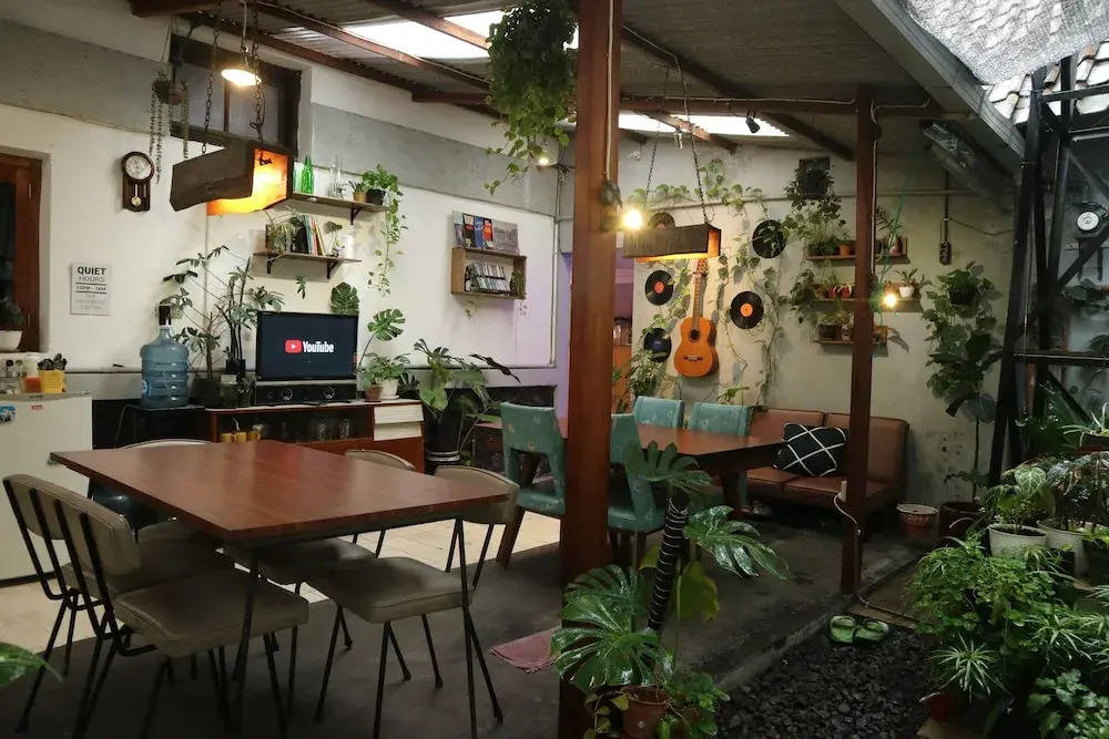 SEMERU HOSTEL MALANG