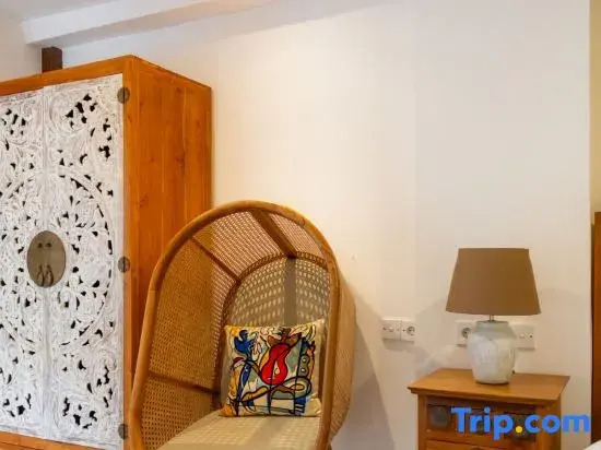 Stylish Tropical Villa 2 Br , Canggu , 400m To Finn Beach