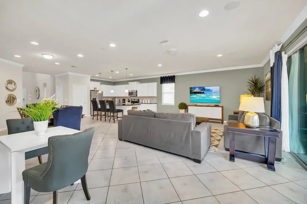 Luxury MultiFamily Gem ~ Mins to Disney ~ Pool/Spa