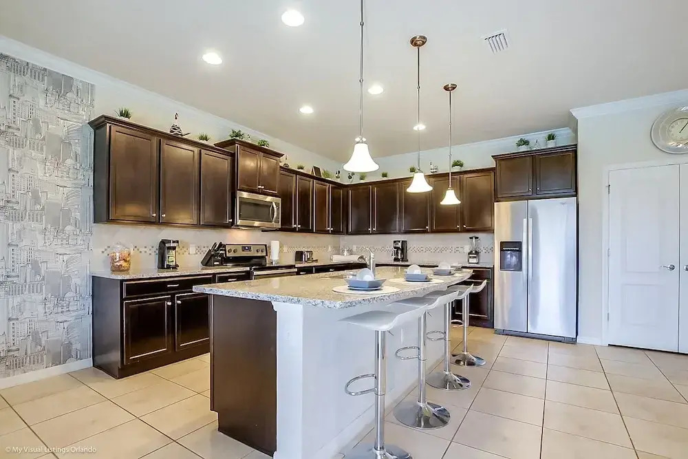 9 Bed 6 Ba Villa with Games, Pool & Spa