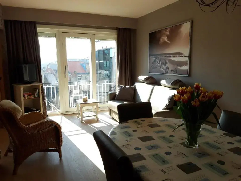 Charming Apartment direct access beach Blankenberge