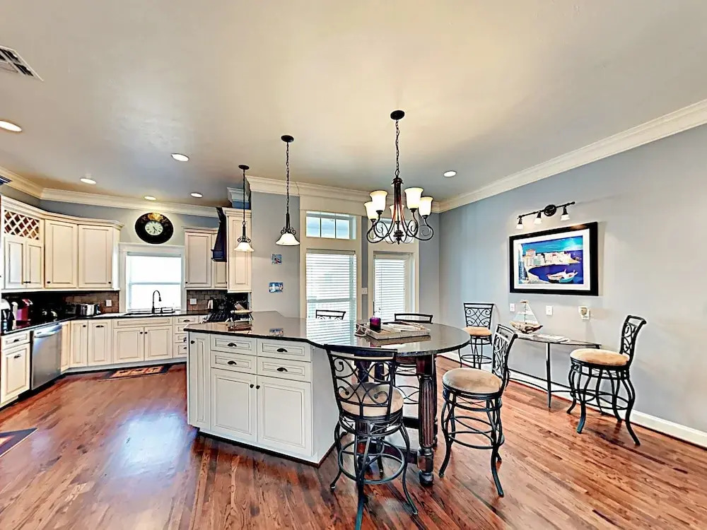 Coastal  W/ Pool, Sundeck & Boat Slip 3 Bedroom Townhouse