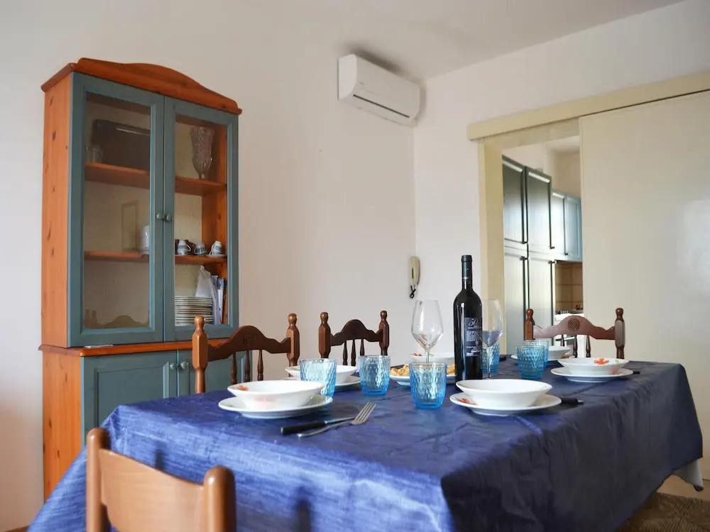 Cosy Apartment Near The Beach With Balcony - Pets Allowed