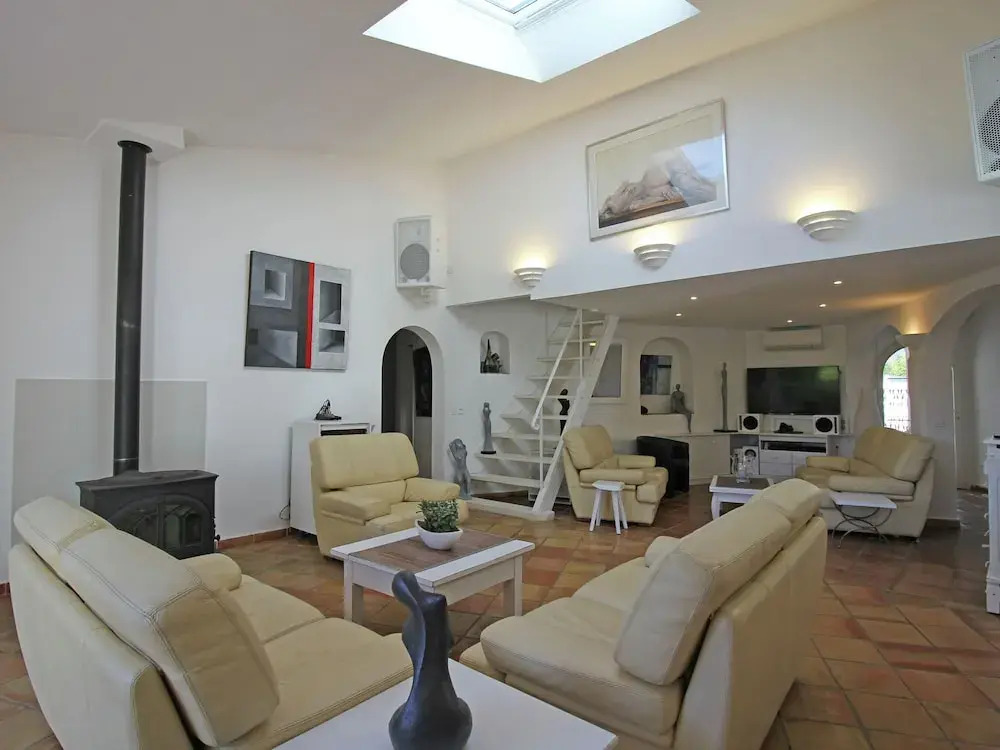 Modern Villa in Gassin with Sauna