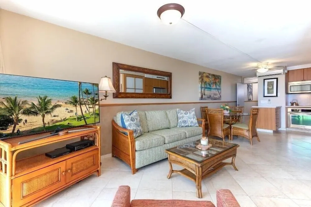 Mana Kai Maui Resort, #812a 1 Bedroom Condo by RedAwning