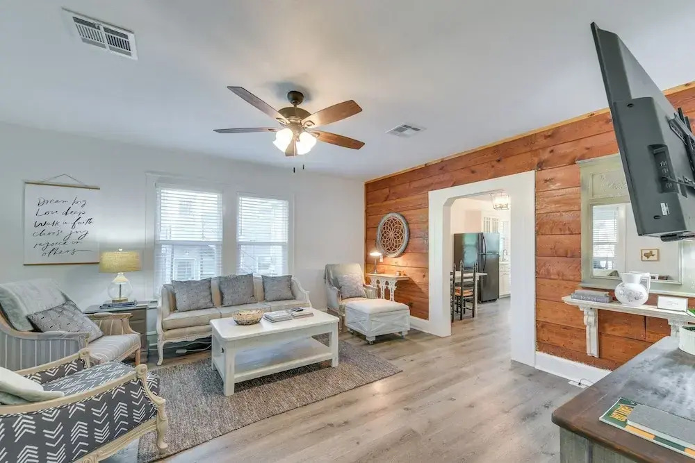 3 Mi to Baylor U: Home w/ Shared Yard