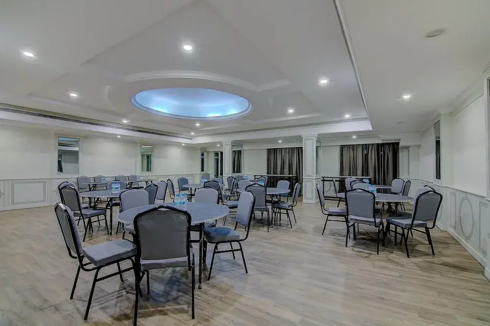 Super Townhouse Lakdikapul