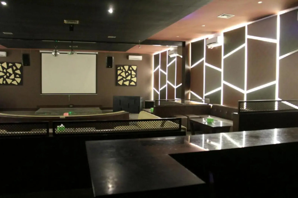 Hotel Container Inn Puncak Mitra RedDoorz