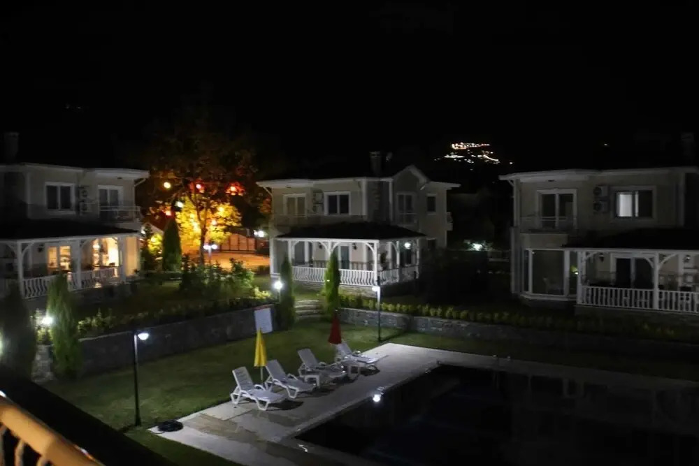 PALACE KIRKPINAR