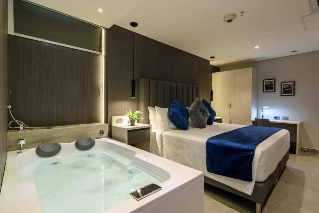 4 Sur Hotel