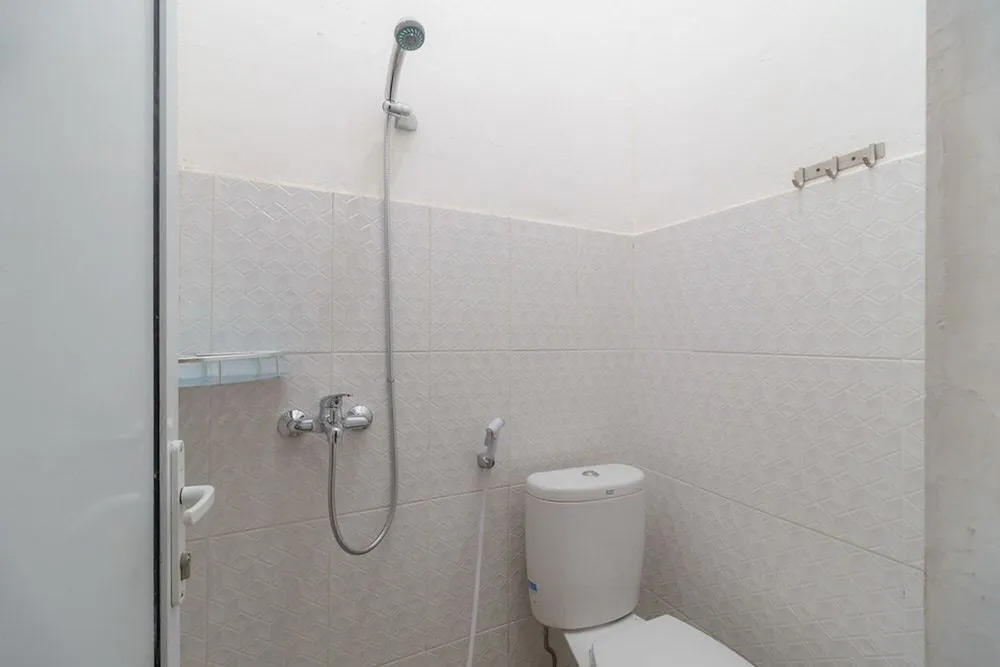 RedDoorz Plus at Grand Tara Homestay Palembang