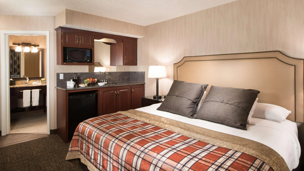 Best Western Plus Flathead Lake Inn and Suites