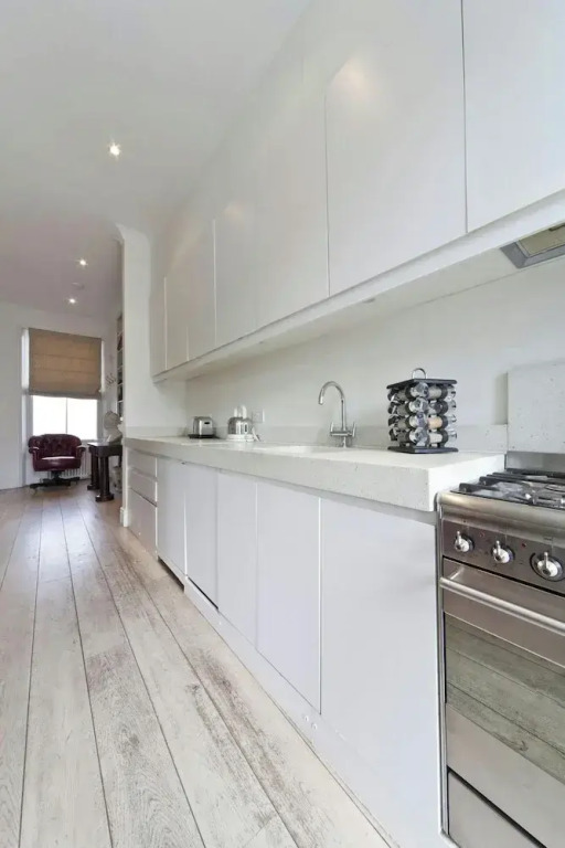 Bassett Road IV by Onefinestay