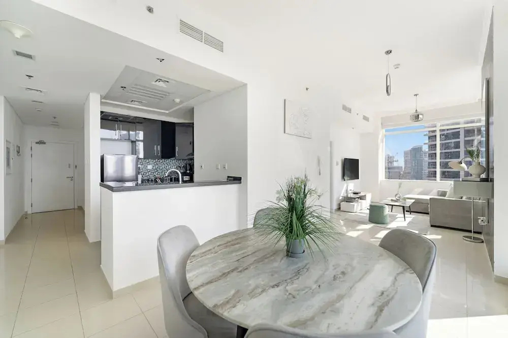 HiGuests - Exceptional Apt with Furnished Terrace By the Sea