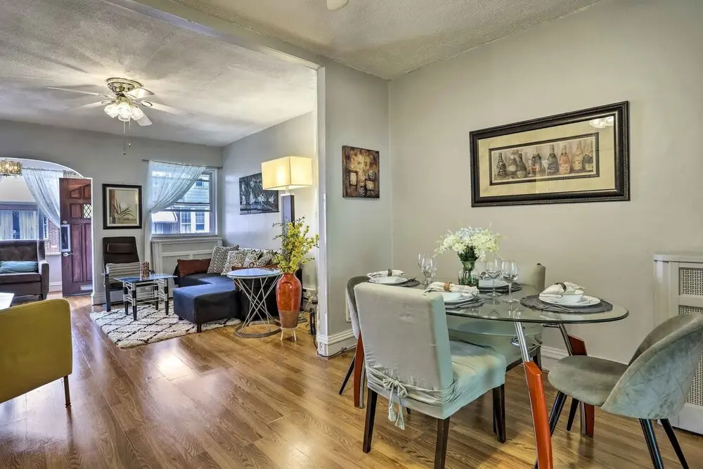 South Philly Townhome: 3 Mi to Center City