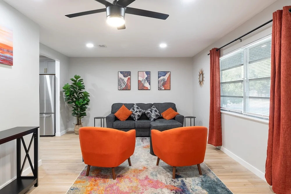 Upstay - Bungalow w Games, Golf, Fire and Patio