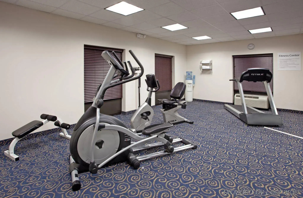 Holiday Inn Express Hotel & Suites Hope Mills-Fayetteville Airport by IHG