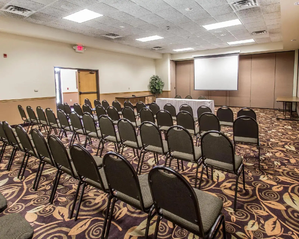 Econo Lodge Inn & Suites Menomonie