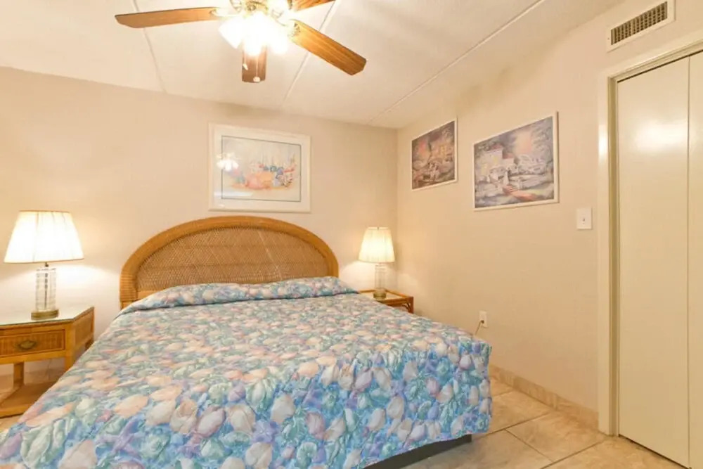 Saida IV Condominium 702