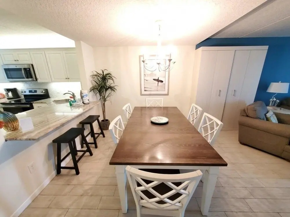 Summerhouse 104: Direct Oceanfront 2 Bedroom Condo