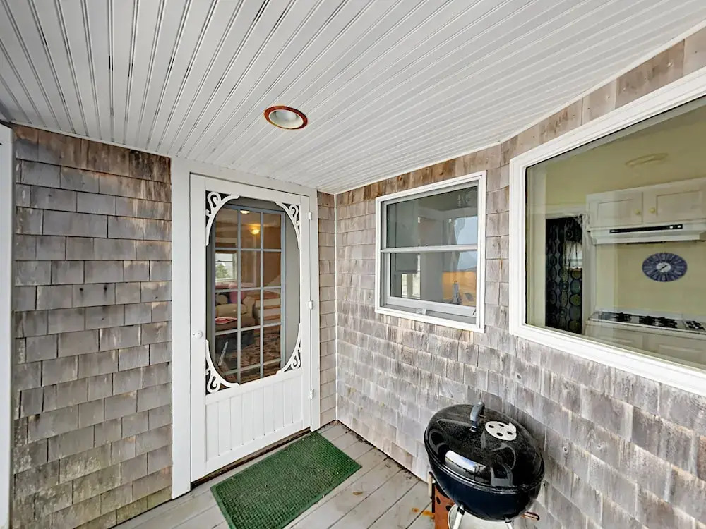 48 Main Street Cottage 4 Bedrooms 2 Bathrooms Cottage