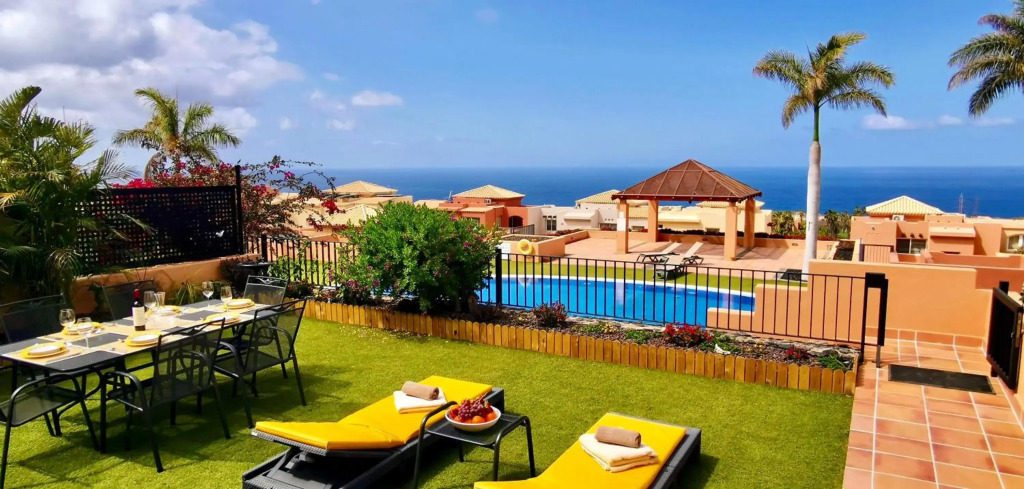 Villa mit Meerblick und Pool direkt am Golfplatz von Adeje