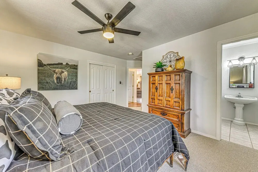 Charming Ruidoso House w/ Deck & Mountain Views!