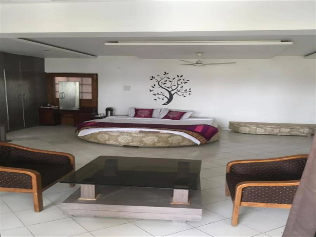 Metro Suites