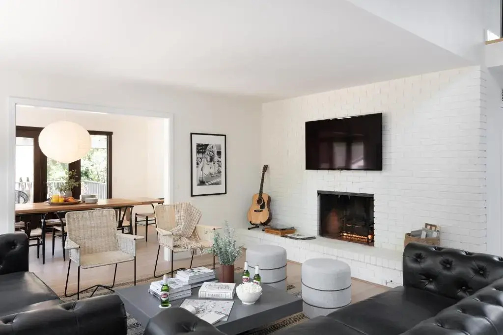 Mataro by Avantstay Large & Elegant Home in Santa Rosa w/ Hot Tub & Games
