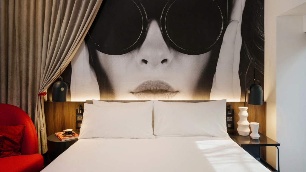 Hotel Indigo Melbourne on Flinders by IHG