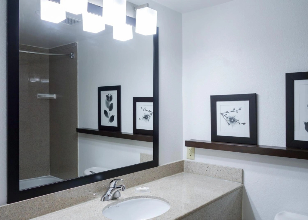 Country Inn & Suites by Radisson, Washington, DC East - Capitol Heights, MD