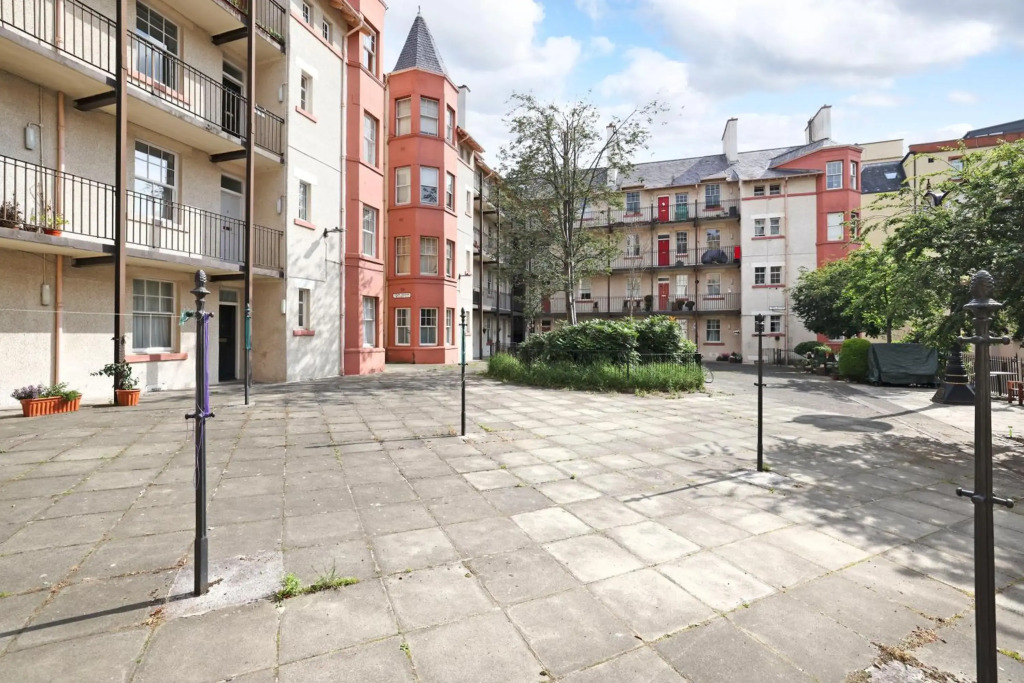 Stunning 2 Bed Apt Nr The Royal Mile & The Castle