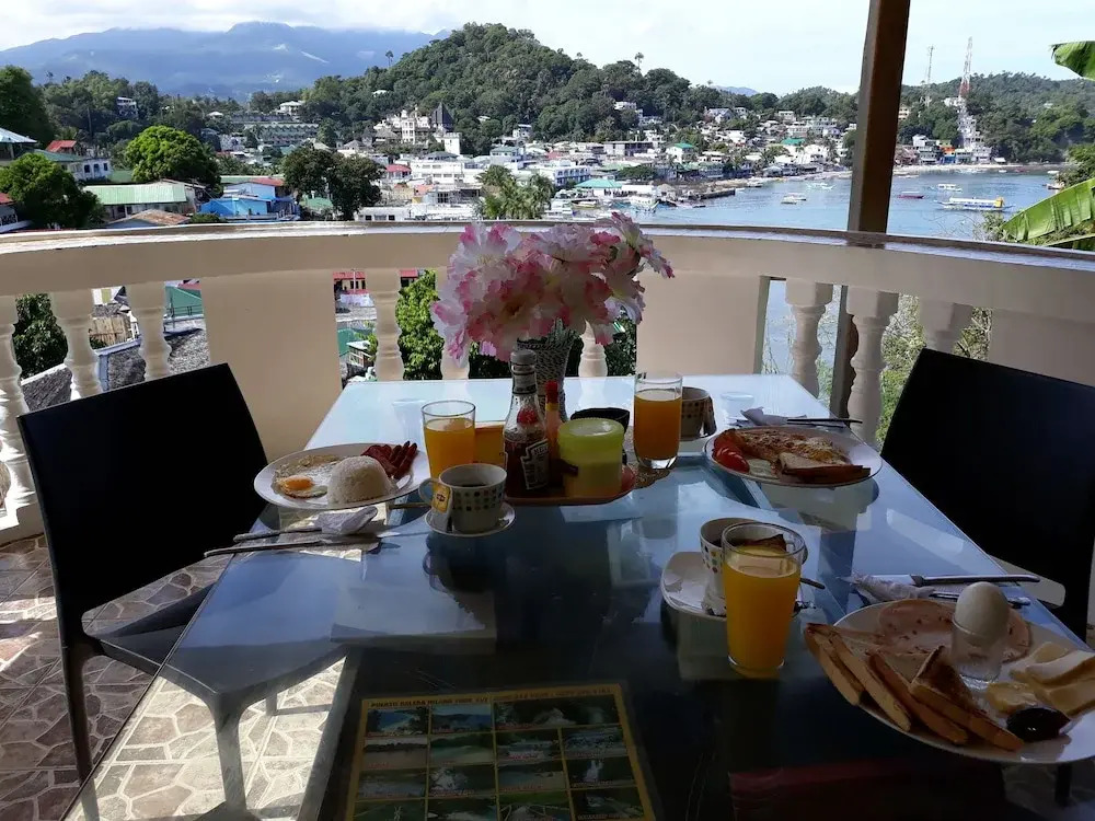 Grace Hotel & Dive