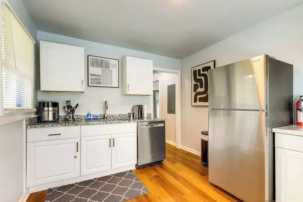 < 6 Mi to Airport & Dtwn Atlanta: East Point Home