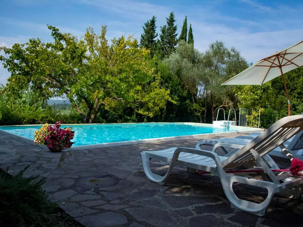 Spacious Tuscan Farmhouse