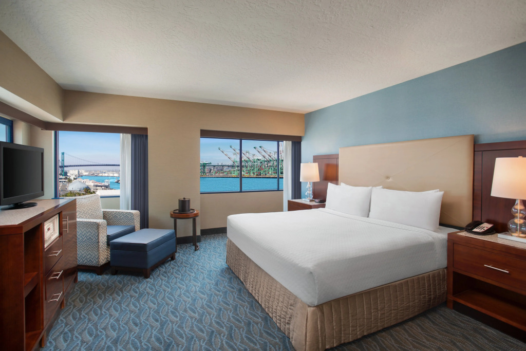 Crowne Plaza Hotel Los Angeles Harbor by IHG