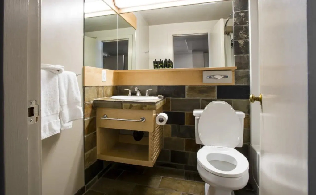 The Juniper Hotel & Bistro