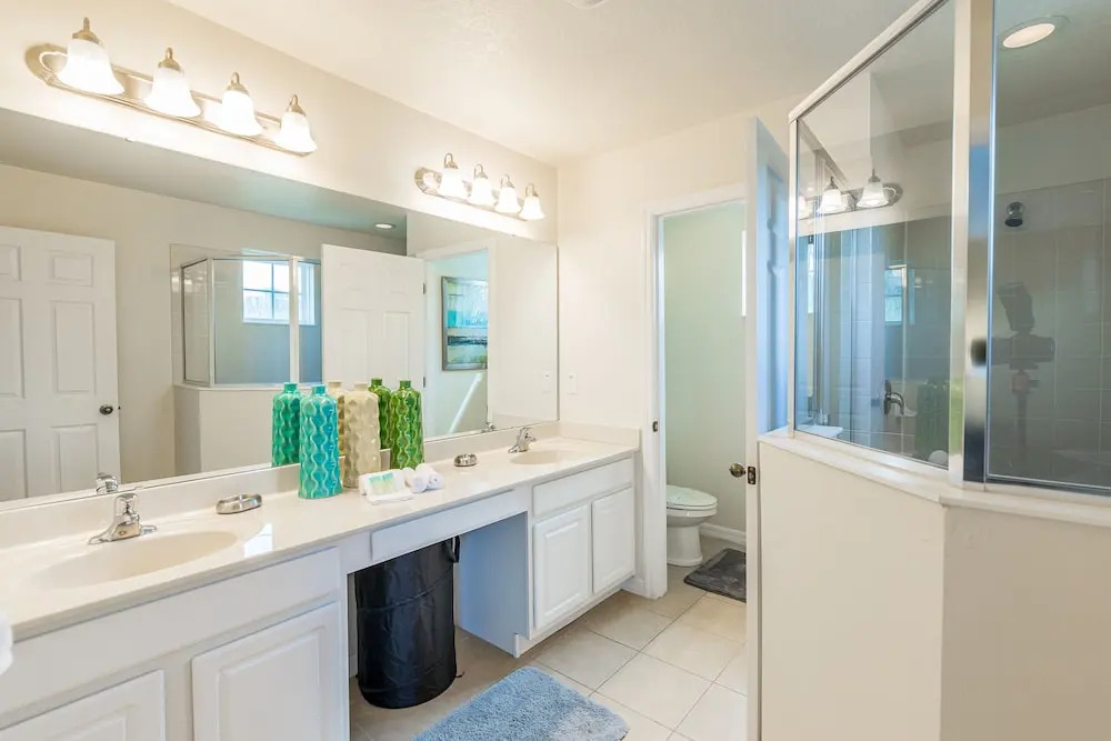 Fantastic Townhome With Pvt Pool and Lake View Near Disney by Redawning